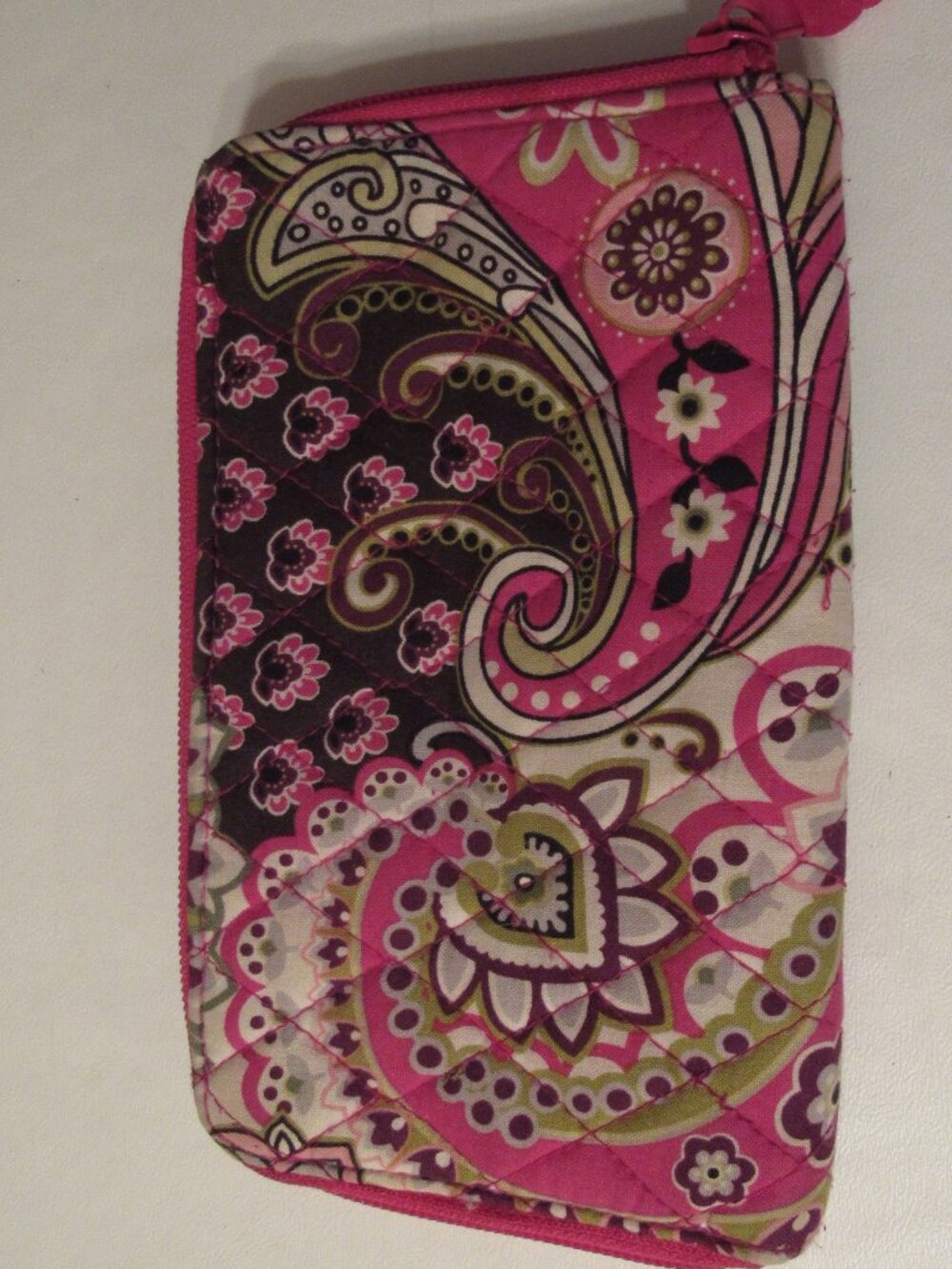 Vera Bradley Very Berry Paisley Pink Bifold Clutch Zip Around Quilted Wallet